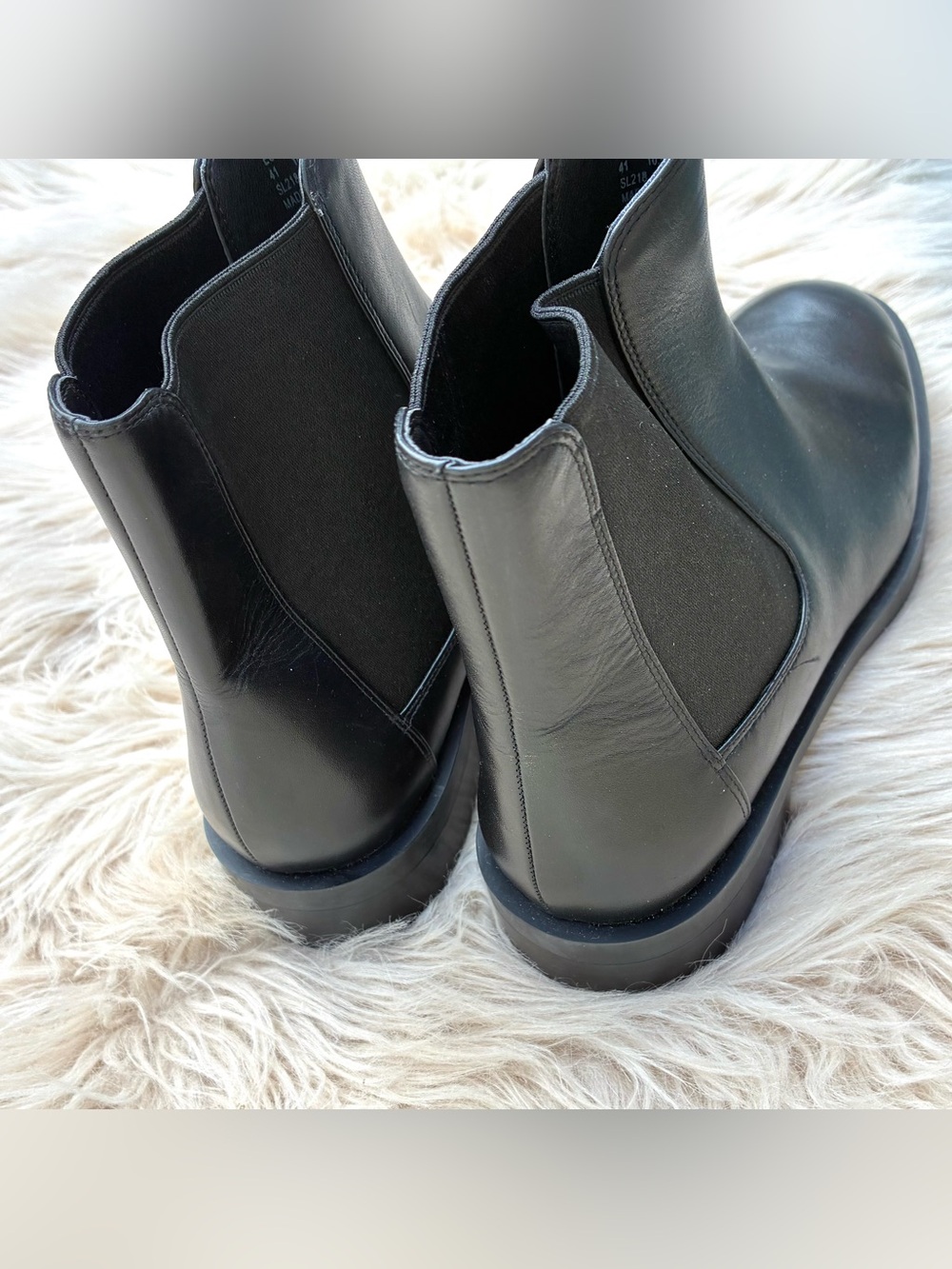 Stuart Weitzman NWOT Sondra Black Leather Chelsea Boots Sz 10.5 - Picture 7 of 8